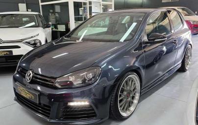 Volkswagen Golf R 2.0 TSI 4motion DSG6 / BI-XENON / PDC / CLIMTRONIC / UNIQUE !