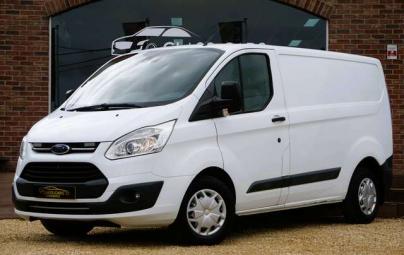 Ford Transit Custom 2.0 TDCi L1H1 NAVI CLIM ATTACHE REMORQUE 12 MOIS DE GARANTIE