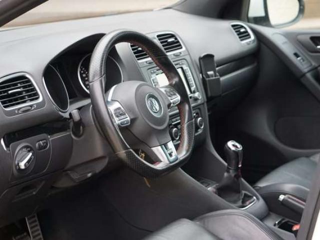 Volkswagen Golf GTI 2.0 TSI NAVI Bi-XENON PDC AV/AR CARNET COMPLET