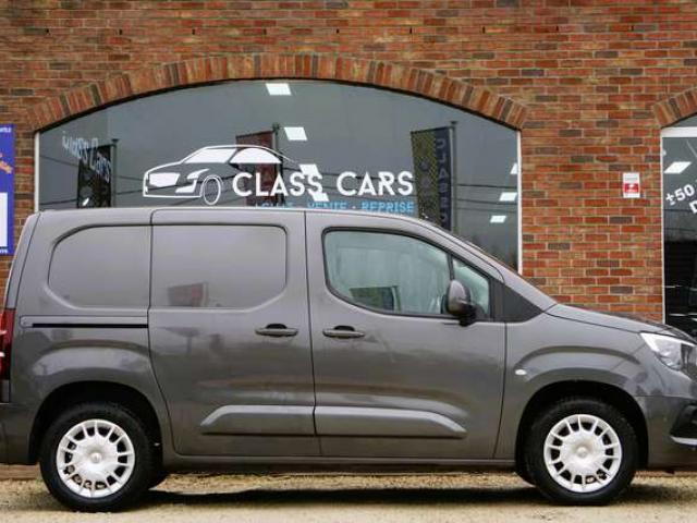 Opel Combo 130 Ch-AUTOMATIQUE-6 PORTES-ANDROID-AIRCO-CAMERA
