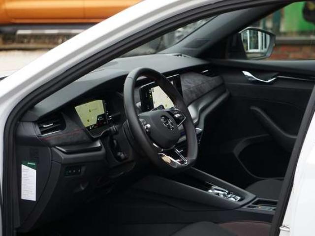 Skoda Octavia SW RS 2.0 TFSI COCKPIT DSG PANO CAM 245CV CARNET