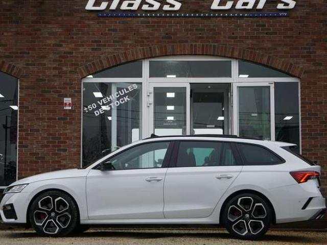 Skoda Octavia SW RS 2.0 TFSI COCKPIT DSG PANO CAM 245CV CARNET