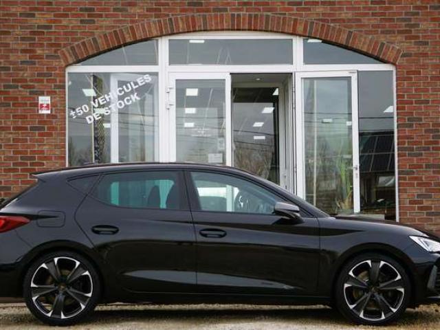 CUPRA Leon 2.0 TSI VZ DSG7 CAM 221KW COCKPIT DISTRONIC EUR6d