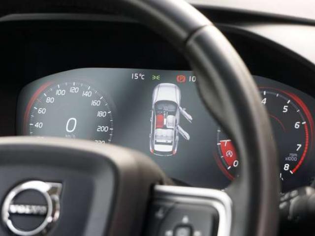 Volvo XC40 1.5 T3 Momentum Pro -CUIR-CARPLAY-NAVI-CAMERA-EU6d