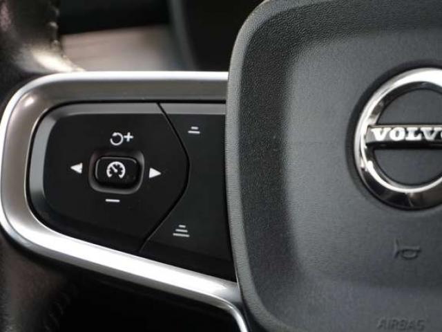 Volvo XC40 1.5 T3 Momentum Pro -CUIR-CARPLAY-NAVI-CAMERA-EU6d