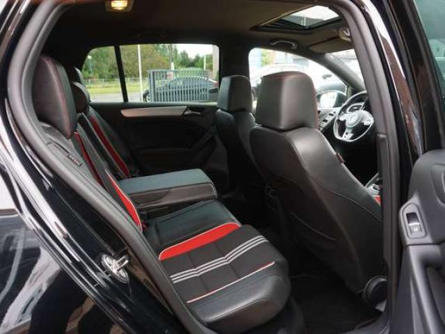 Volkswagen Golf GTI 2.0 TSI ADIDAS EDITION / DSG6 / BI-XENON / PDC / TOIT OUVRANT / CARNET COMPLET