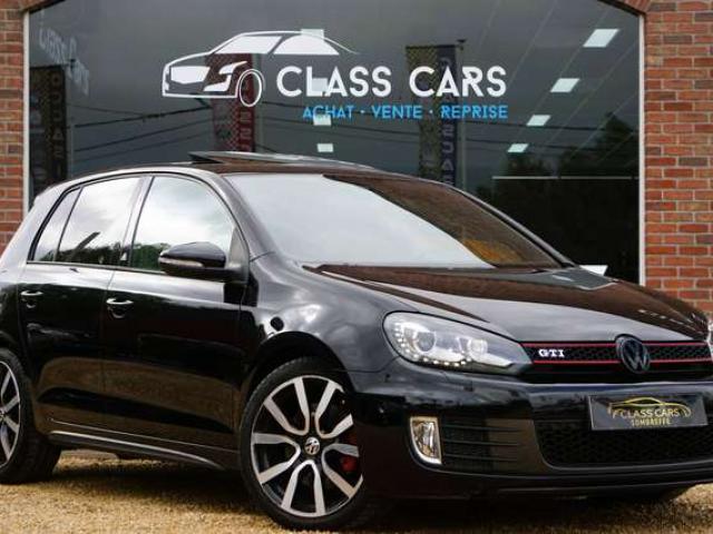 Volkswagen Golf GTI 2.0 TSI ADIDAS EDITION / DSG6 / BI-XENON / PDC / TOIT OUVRANT / CARNET COMPLET