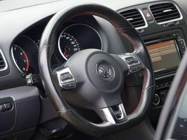 Volkswagen Golf GTI 2.0 TSI ADIDAS EDITION / DSG6 / BI-XENON / PDC / TOIT OUVRANT / CARNET COMPLET