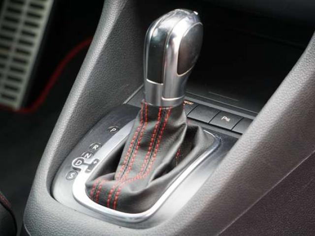 Volkswagen Golf GTI 2.0 TSI DSG6 BI-XENON PDC CLIMTRONIC CARNET COMPLET