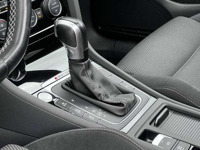 Volkswagen Golf R 2.0 TSI 4motion DSG COCKPIT TOIT-PANO CARNET ACC