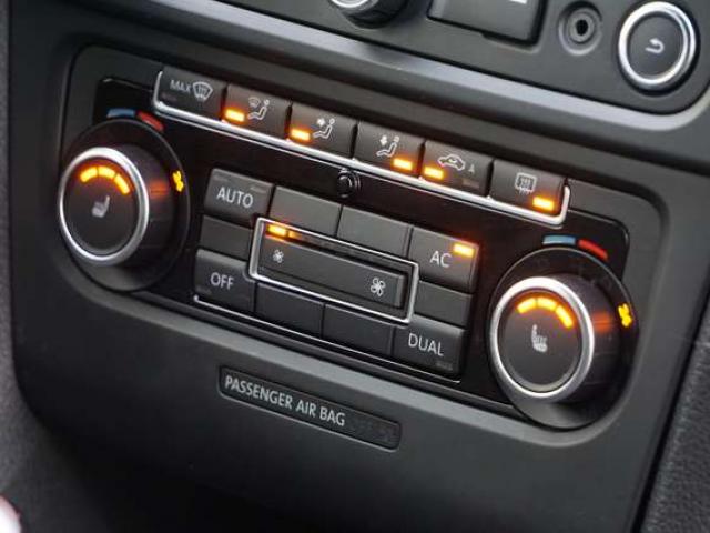 Volkswagen Golf GTI 2.0 TSI AKRAPOVIC CARNET DISTRIBUTION FAITE