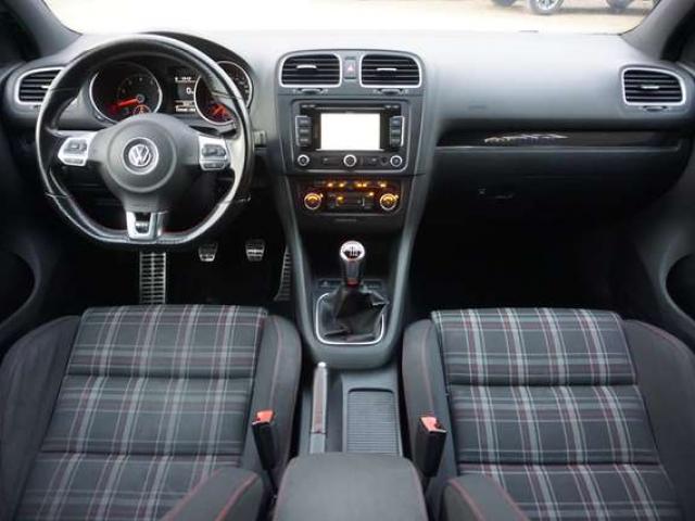 Volkswagen Golf GTI 2.0 TSI AKRAPOVIC CARNET DISTRIBUTION FAITE