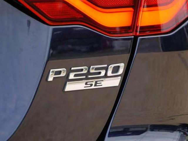 Jaguar XE 2.0 T P250 R-Dynamic SE / BVA8 / Cockpit / Caméra 360 / HUD / CarPlay / ACC / Cuir / Keyless