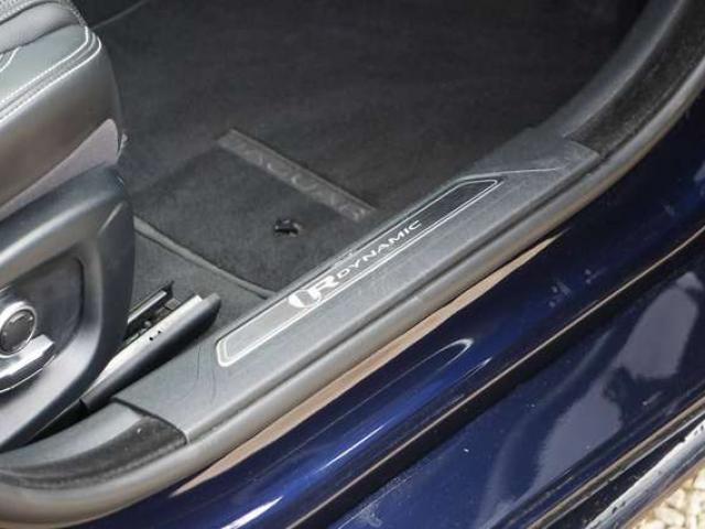 Jaguar XE 2.0 T P250 R-Dynamic SE / BVA8 / Cockpit / Caméra 360 / HUD / CarPlay / ACC / Cuir / Keyless
