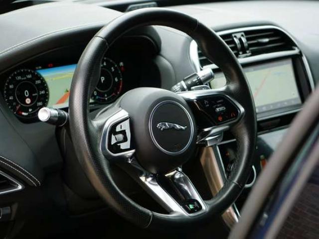 Jaguar XE 2.0 T P250 R-Dynamic SE / BVA8 / Cockpit / Caméra 360 / HUD / CarPlay / ACC / Cuir / Keyless