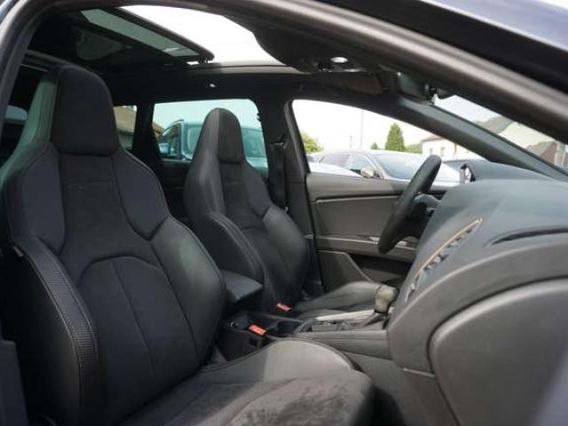 SEAT Leon 2.0 TSI Cupra R / 4Drive / CARBON / DSG / COCKPIT / DISTRONIC / PANO / NAVI / CAMERA / CARNET COMPLET SEAT