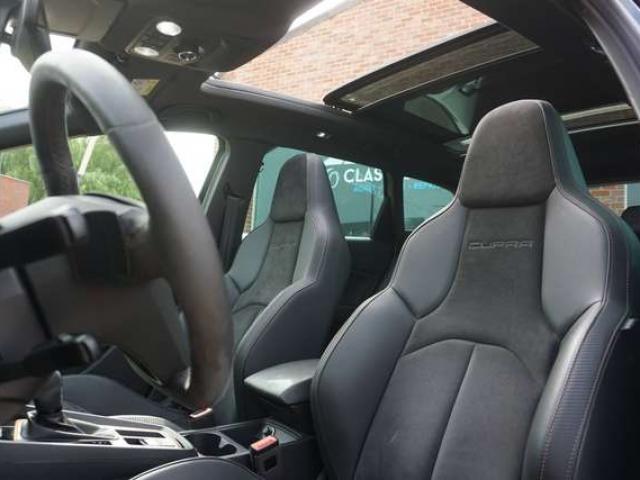 SEAT Leon 2.0 TSI Cupra R / 4Drive / CARBON / DSG / COCKPIT / DISTRONIC / PANO / NAVI / CAMERA / CARNET COMPLET SEAT