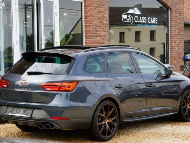 SEAT Leon 2.0 TSI Cupra R / 4Drive / CARBON / DSG / COCKPIT / DISTRONIC / PANO / NAVI / CAMERA / CARNET COMPLET SEAT