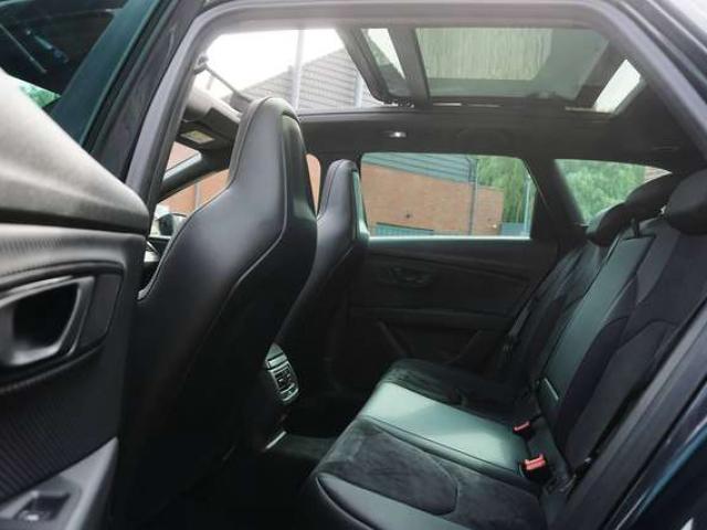 SEAT Leon 2.0 TSI Cupra R / 4Drive / CARBON / DSG / COCKPIT / DISTRONIC / PANO / NAVI / CAMERA / CARNET COMPLET SEAT