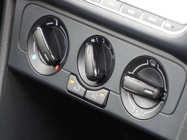 Volkswagen Polo 1.2i Trendline / CLIM / CARPLAY / PANO / 57000 KM / EURO 5B (LEZ 2030) / GARANTIT 12 MOIS