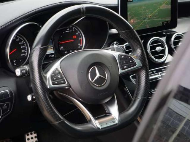 Mercedes-Benz C 63 AMG V8 4.0 476ch / AUTO 7 RAPPORTS / NAVI / TOIT PANO / MULTIBEAM LED / DISTRONIC / CARNET ENTRETIEN MERCEDES COMPLET