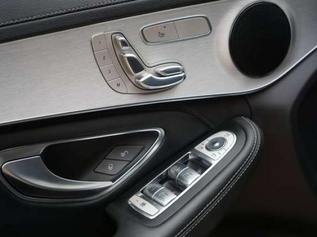 Mercedes-Benz C 63 AMG V8 4.0 476ch / AUTO 7 RAPPORTS / NAVI / TOIT PANO / MULTIBEAM LED / DISTRONIC / CARNET ENTRETIEN MERCEDES COMPLET