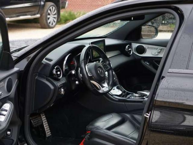 Mercedes-Benz C 63 AMG V8 4.0 476ch / AUTO 7 RAPPORTS / NAVI / TOIT PANO / MULTIBEAM LED / DISTRONIC / CARNET ENTRETIEN MERCEDES COMPLET