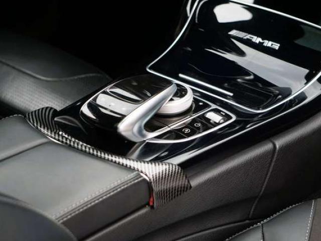 Mercedes-Benz C 63 AMG V8 4.0 476ch / AUTO 7 RAPPORTS / NAVI / TOIT PANO / MULTIBEAM LED / DISTRONIC / CARNET ENTRETIEN MERCEDES COMPLET