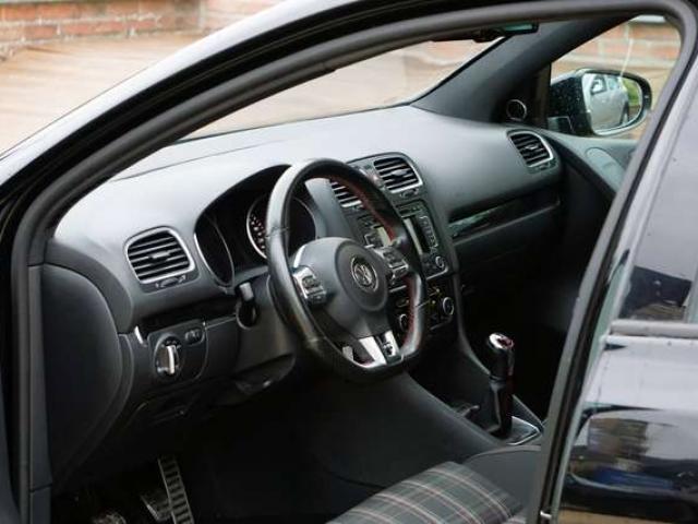 Volkswagen Golf GTI 2.0 TSI Bi-XENON NAVI DYNAUDIO PDC AV/AR CARNET COMPLET