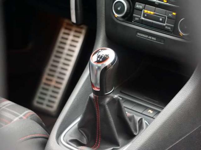Volkswagen Golf GTI 2.0 TSI Bi-XENON NAVI DYNAUDIO PDC AV/AR CARNET COMPLET