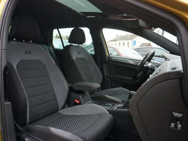 Volkswagen Golf 2.0 TDi Highline R-LINE DSG PANO CAM DISTRONIC 6dt