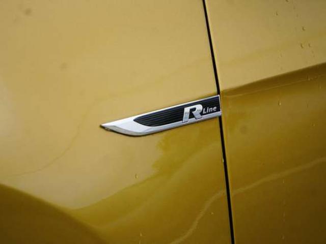 Volkswagen Golf 2.0 TDi Highline R-LINE DSG PANO CAM DISTRONIC 6dt