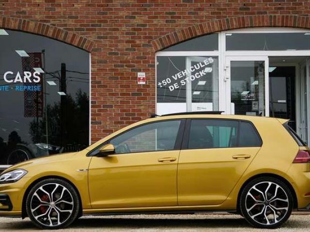 Volkswagen Golf 2.0 TDi Highline R-LINE DSG PANO CAM DISTRONIC 6dt