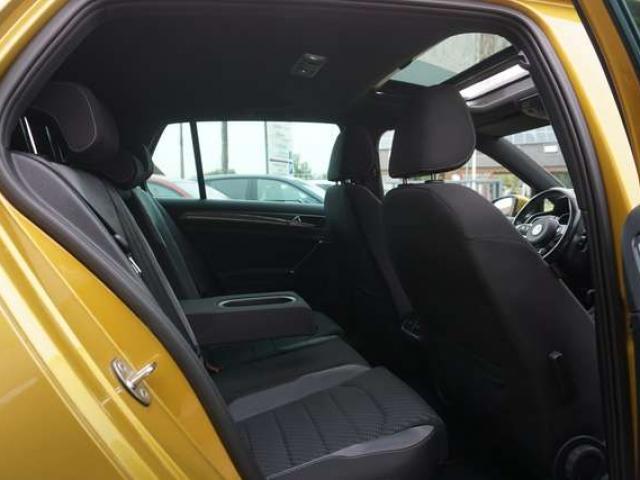 Volkswagen Golf 2.0 TDi Highline R-LINE DSG PANO CAM DISTRONIC 6dt