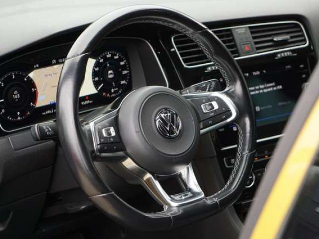 Volkswagen Golf 2.0 TDi Highline R-LINE DSG PANO CAM DISTRONIC 6dt