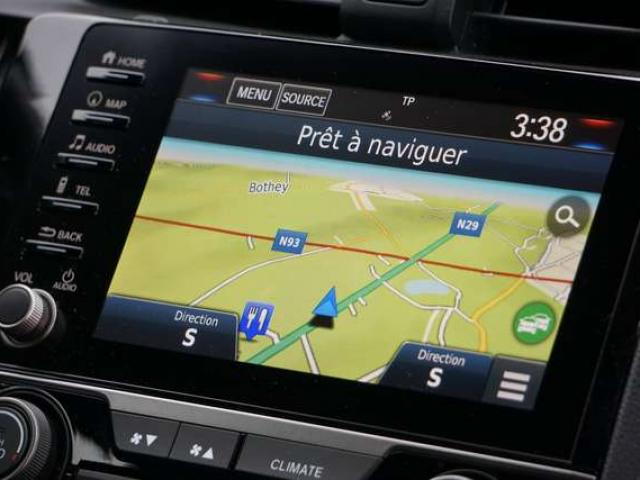Honda Civic 1.0 i-VTEC Executive Sport CVT / TOIT PANORAMIQUE / CARPLAY / ACC / CAMÉRA / LED / KEYLESS / DÉTECTEUR ANGLE MORT / DCC