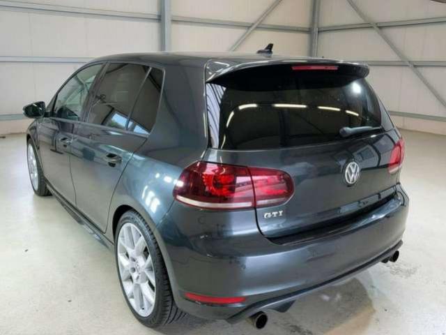 Volkswagen Golf GTI 2.0 TSI 35 YEARS / DSG6 / CARNET COMPLET / NAVI / BI-XENON / DYNAUDIO / EURO 5 LEZ 2030