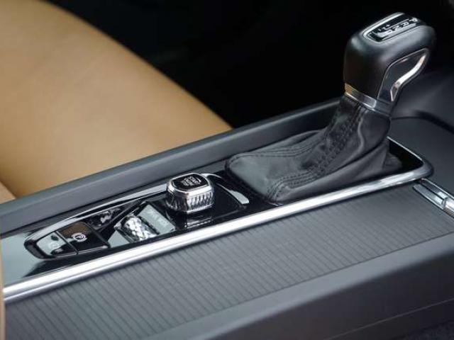 Volvo V60 2.0 D3 HISTORIQUE ENTRETIEN VOLVO GARANTIE COCKPIT NAVI-CAMERA CAR PLAY