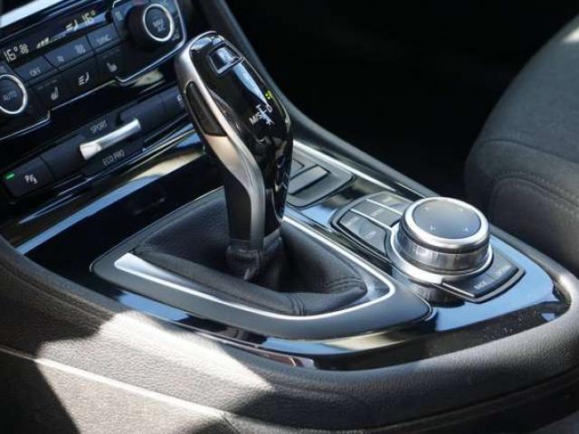 BMW 218 d Active Tourer BOITE-AUTO TOIT PANO NAVI RADAR CRUISE GARANTIE