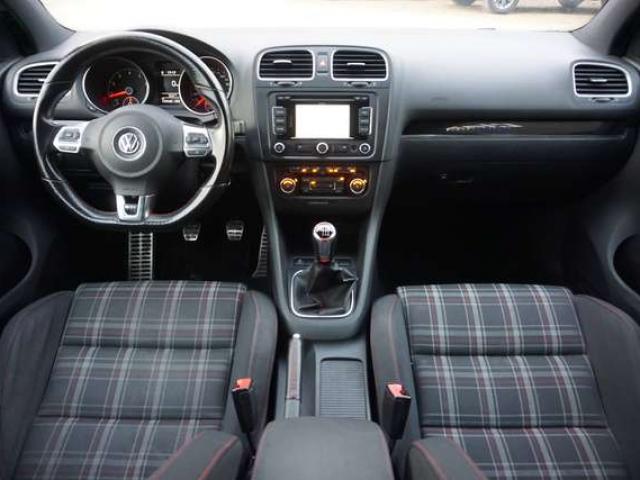 Volkswagen Golf GTI 2.0 TSI AKRAPOVIC CARNET DISTRIBUTION FAITE