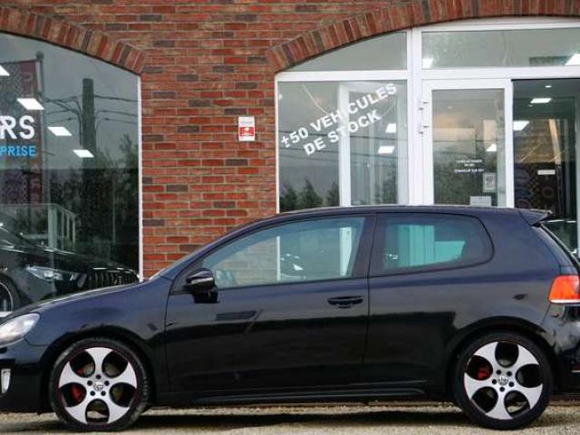 Volkswagen Golf GTI 2.0 TSI AKRAPOVIC CARNET DISTRIBUTION FAITE