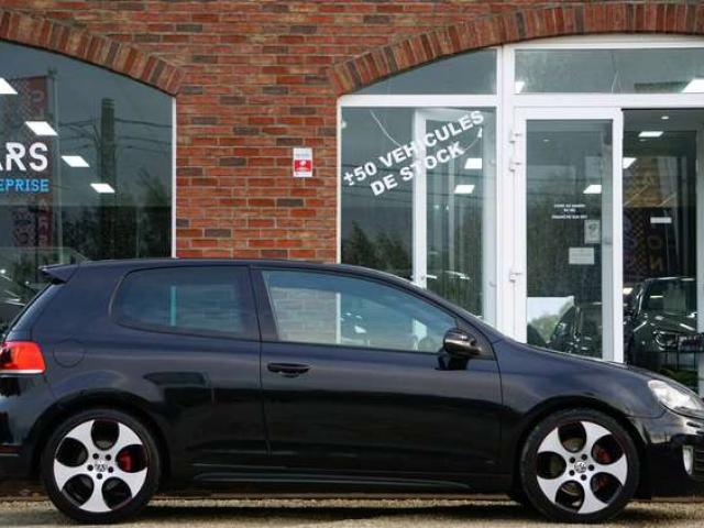 Volkswagen Golf GTI 2.0 TSI AKRAPOVIC CARNET DISTRIBUTION FAITE