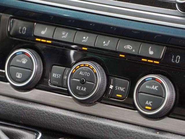Volkswagen T6 Multivan 2.0 TDi  Generation Six DSG 7 PLACES DISTRONIC 1ER MAIN DISTRIBUTION OK