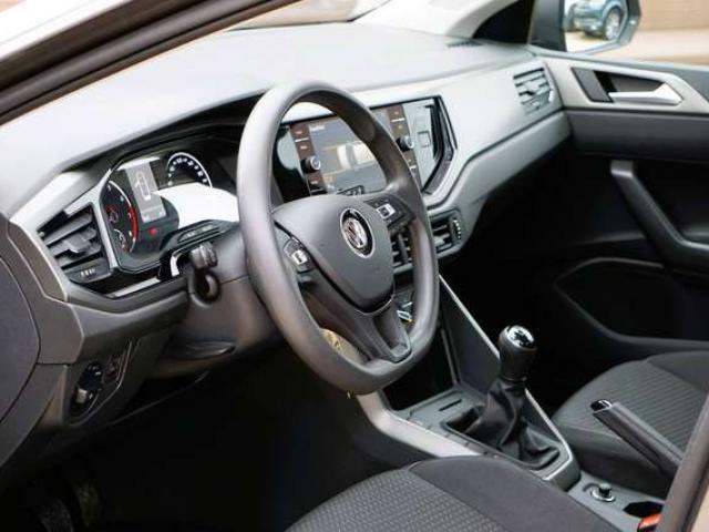 Volkswagen Polo 1.0i Navigation / Park-PDC / Front-Assist / Régulateur / Bluetooth / LED / Jantes / Euro6 / Carnet