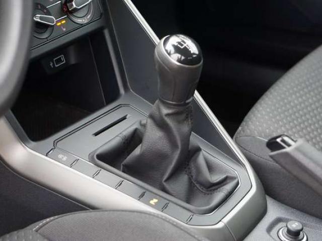 Volkswagen Polo 1.0i Navigation / Park-PDC / Front-Assist / Régulateur / Bluetooth / LED / Jantes / Euro6 / Carnet