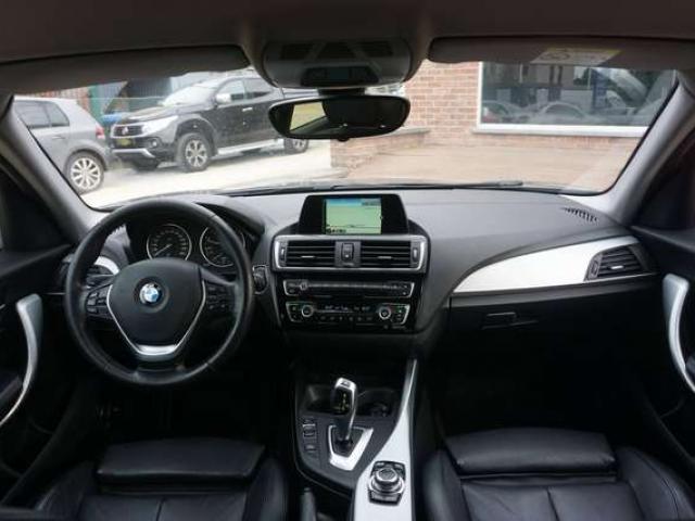 BMW 118 dA BOÎTE AUTO / GPS / SIÈGES CHAUFFANTS / SIÈGES SPORT / PDC / CLIM AUTO / RÉGULATEUR / BLUETOOTH / VITRES TEINTÉES