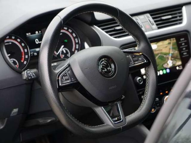Skoda Octavia SW RS 2.0 CR TDi DSG7 / BI-XENON / CLIMTRONIC / CAMERA / CARPLAY / CARNET / EURO 6B