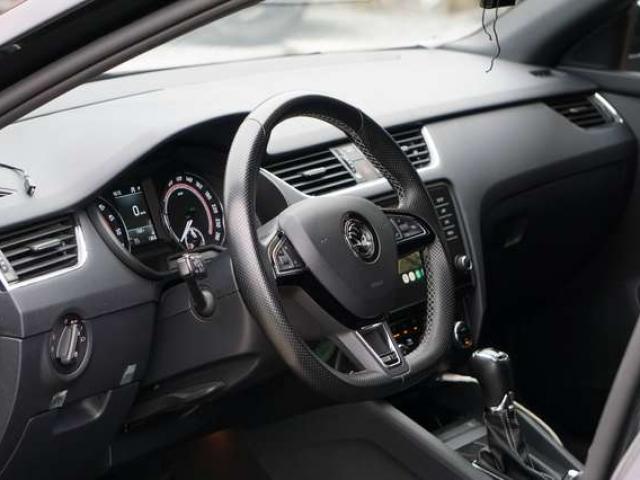Skoda Octavia SW RS 2.0 CR TDi DSG7 / BI-XENON / CLIMTRONIC / CAMERA / CARPLAY / CARNET / EURO 6B