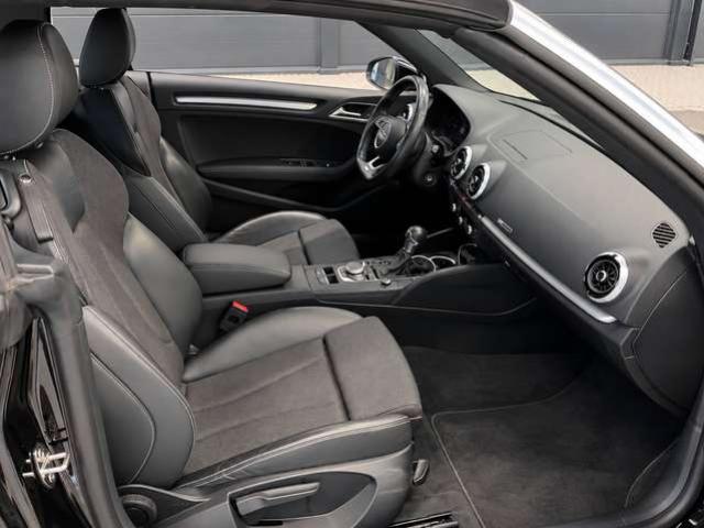 Audi A3 Cabriolet 35 TFSI ACT S-line Sport / S-tronic / CarPlay / LED / Cuir-Alcantara / Chauffants / PDC / CARNET COMPLET