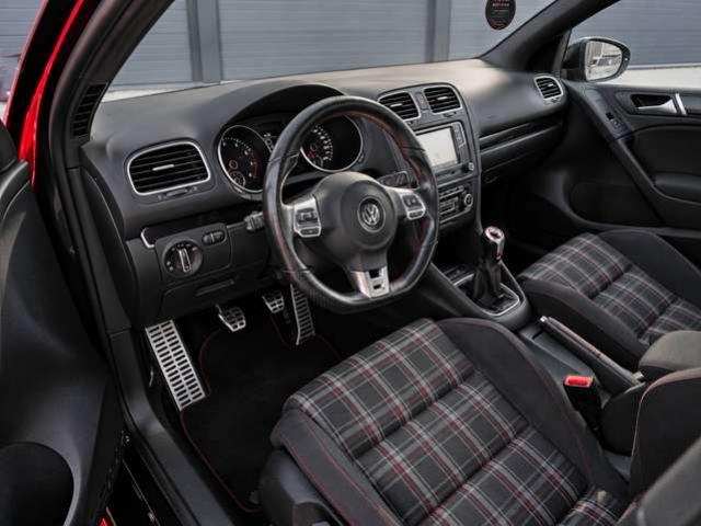 Volkswagen Golf GTI 2.0 TSI BI-XENON / PDC AV-AR / CLIMTRONIC / BOITE MECA / ANTI CAR-JACKING / GARANTIE 12 MOIS